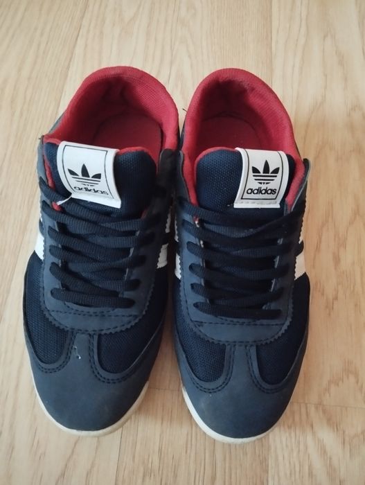 Adidași Adidas nr. 37