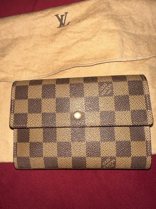 Louis Vuitton Autentic Damier Wallet