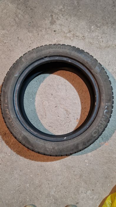 Продавам зимни гуми Kumho: 2 бр. 155/60/15 и 2 бр. 175/55/15