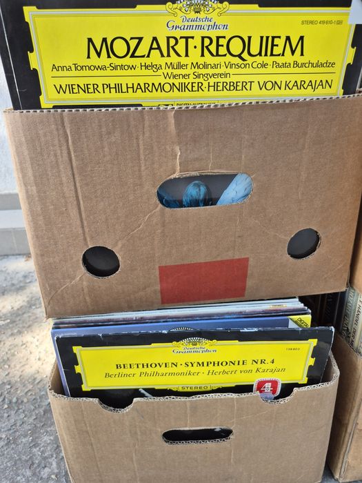 Vând 150lp discuri vinil Deutsche Grammophon cu muzică clasica mixta
