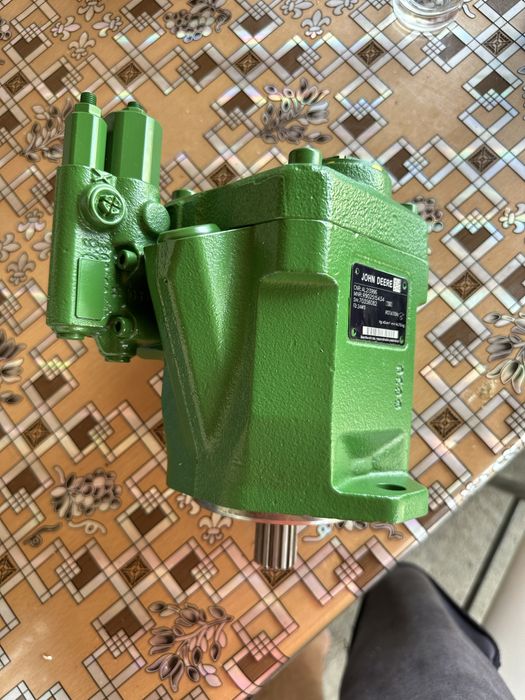 Pompa hidraulica john deer noua
