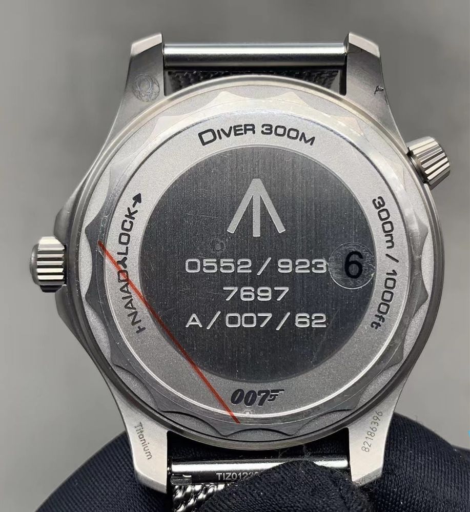 Omega Seamaster Diver 300 m “James Bond” 007