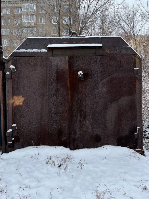 Гараж металлический вместе с землей