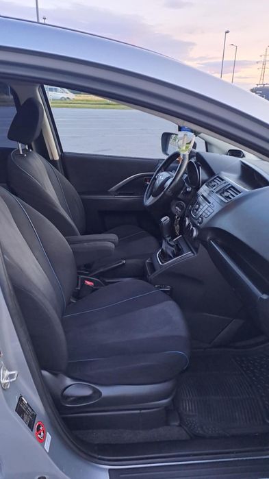 Vând auto.   Mazda 5.   7 locuri