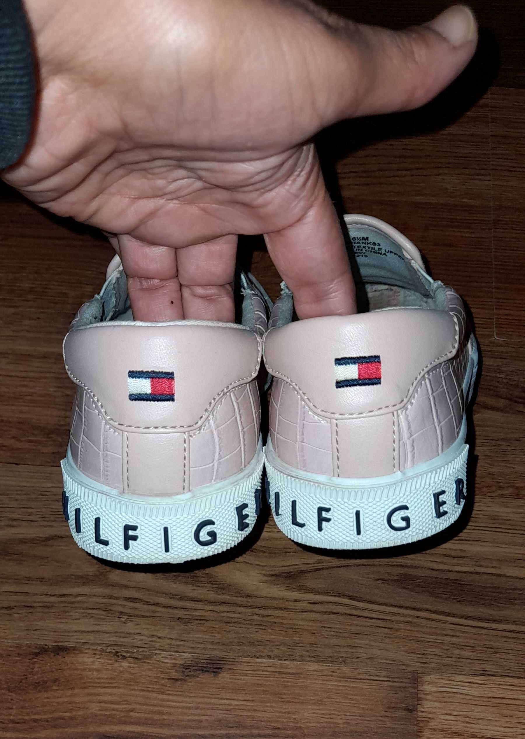 Отлични Tommy Hilfiger