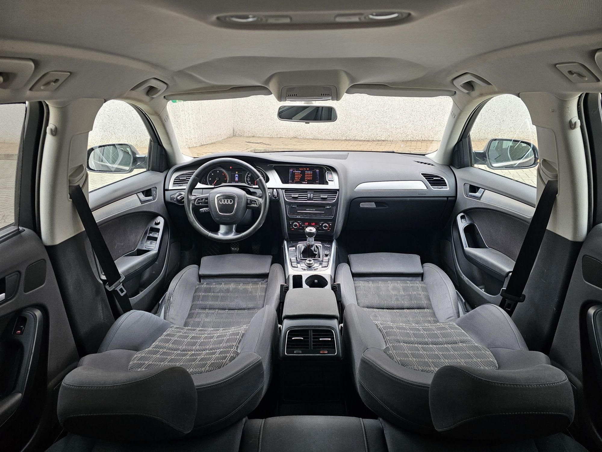 Audi A4 2.0tdi 143cp *manual* Navi/Led/Xenon/Pilot/Incalzire in scaune