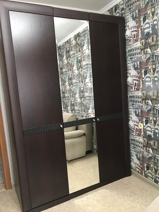 Продам шкаф срочно
