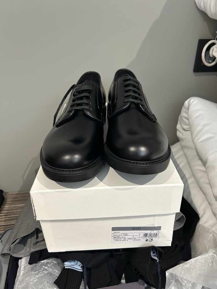 Оригинални обувки Prada