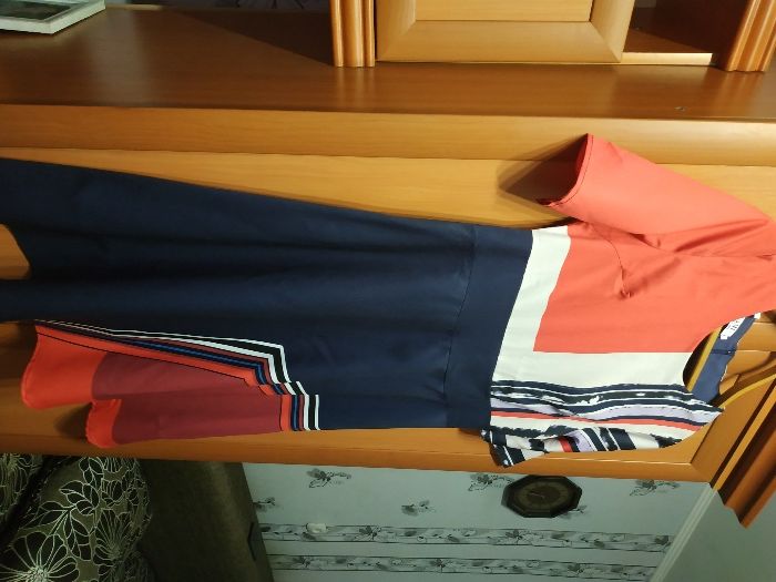 Продам новое,оригинальное, яркое платье (46-48 размер)