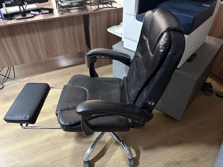 Продам компьютерное кресло с массажным режимом
