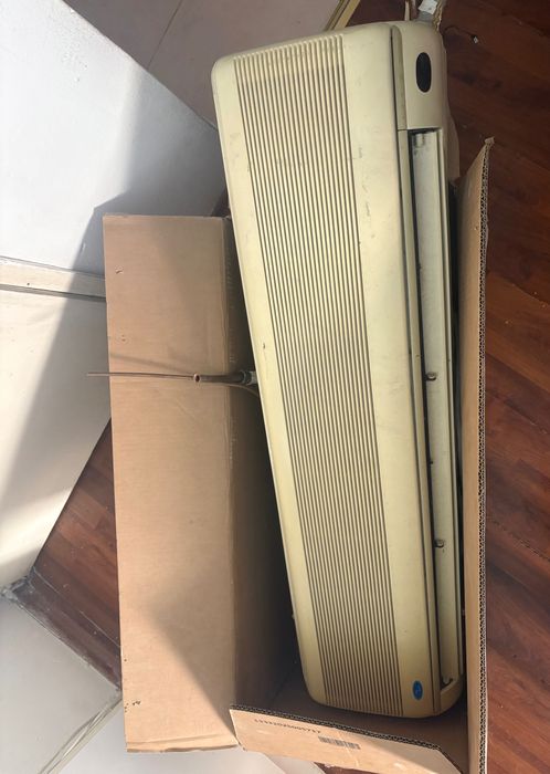 Продавам работещ климатик