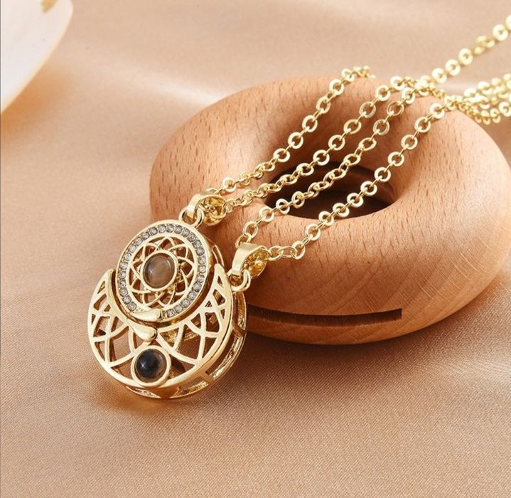 Кулоны с камнями