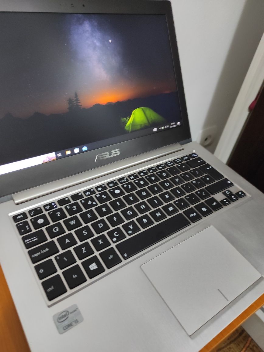 Se vinde doua laptopuri un Acer spin 111-31 și asus ux31a