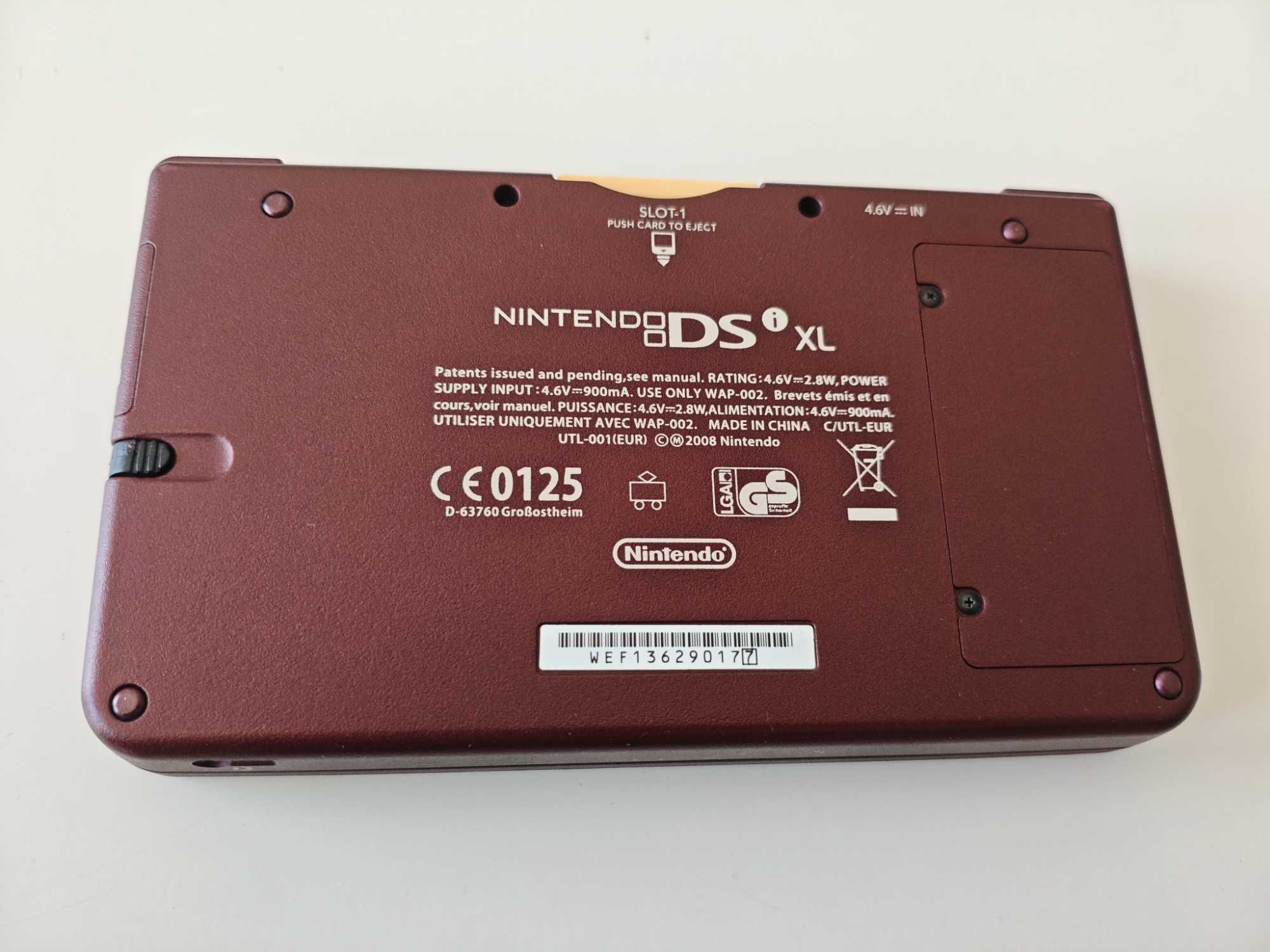 Продавам Nintendo DSi XL с качени много игри