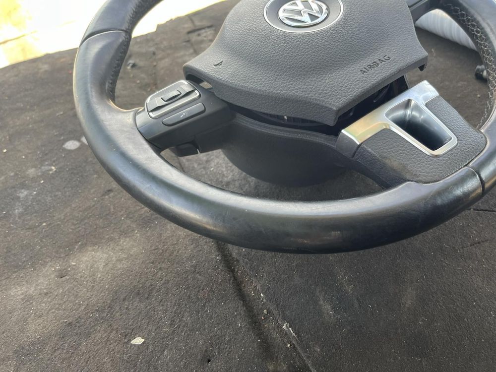 Волан с beg мулти пера Vw Passat Golf CC Tiguan Touran 3C8419091 н711