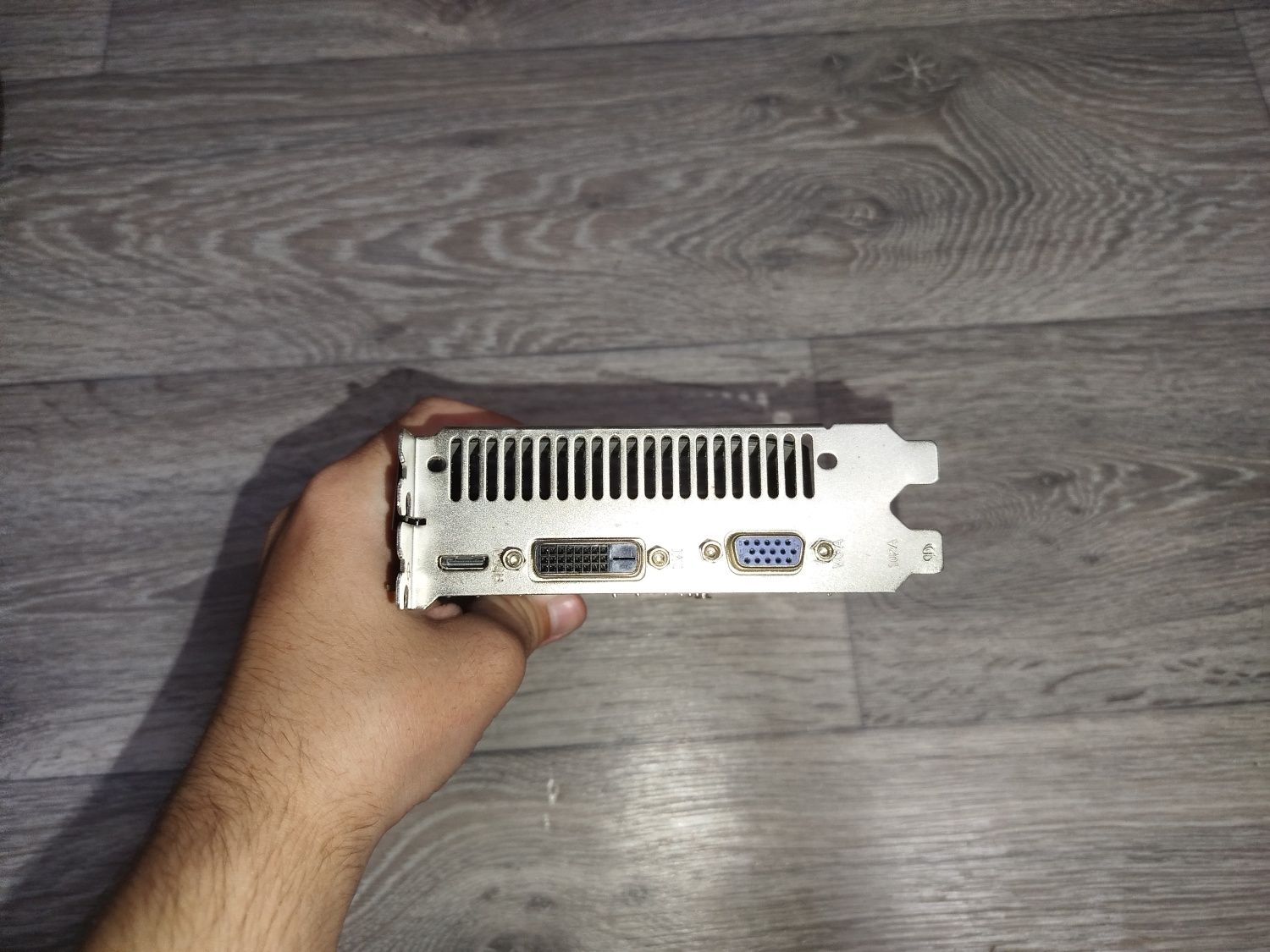 Продам видеокарту Nvidia GeForce 750