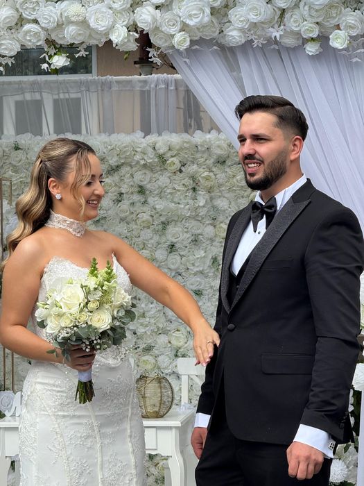 Rochie de mireasa tip sirena cu dantela