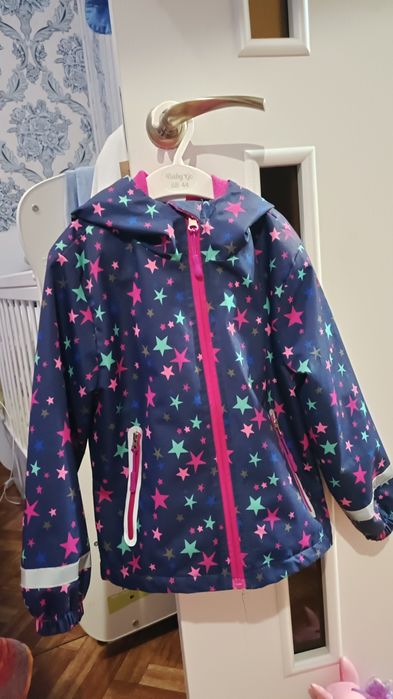 Продам куртку на девочку