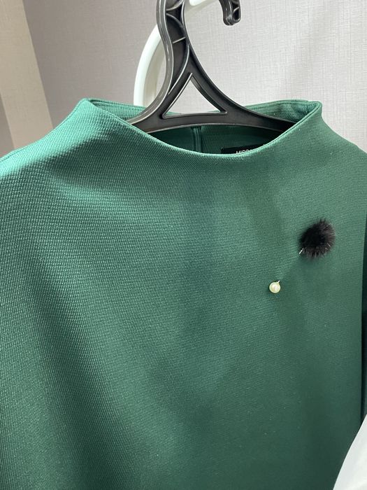 темно зеленое платье