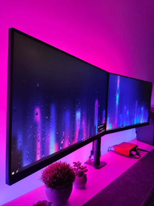 2 monitoare Samsung 24" impecabile 10/10 estetic/functional