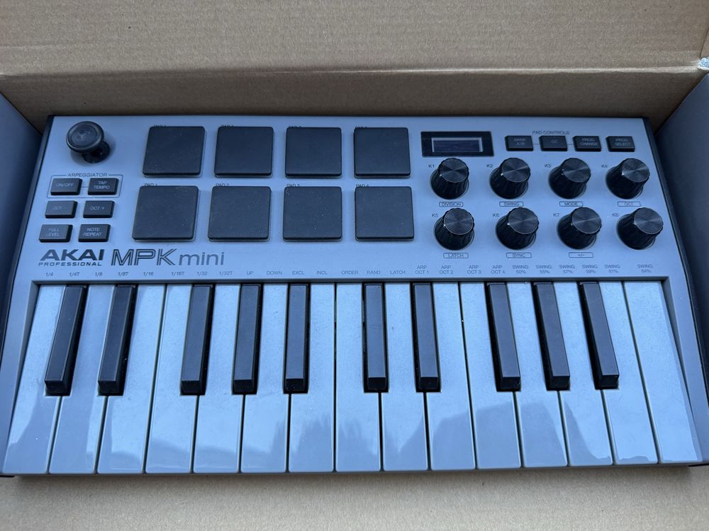 Akai MPK mini MK3 Миди клавиатура Grey