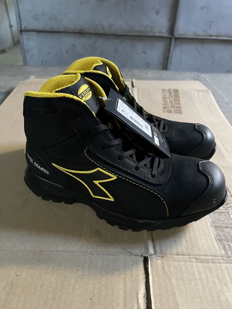 Vand bocanci/ ghete protectie Diadora marimea 46