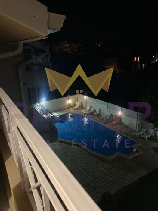 Тристаен апартамент + Паркомясто, Кабелна Тв, Интернет и входни такси