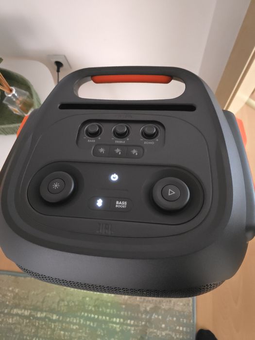 INCHIRIERE !!! Boxa Jbl 710+set 2 microfoane