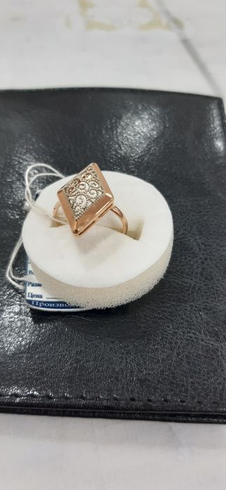 Продам золотое кольцо.
