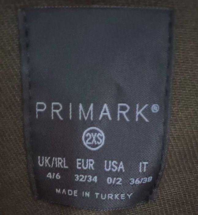 vesta cu blanita si geaca de blugi