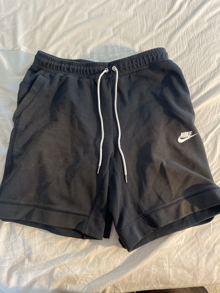 Vand pantaloni Nike/Jordan