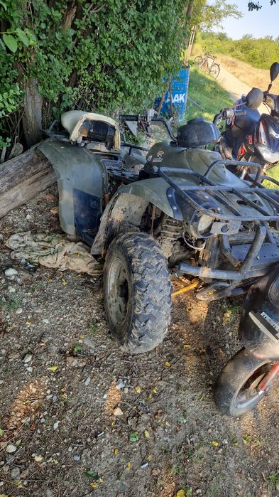 Vând atv linhai 300