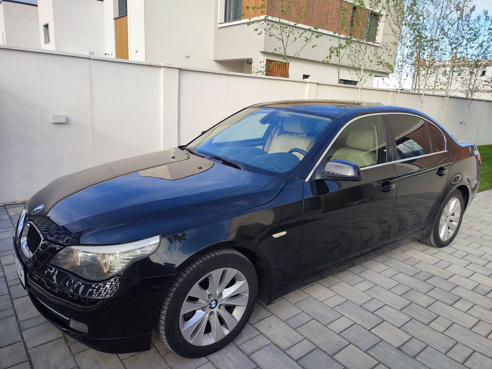 BMW Seria 5 E60 facelift 2.0 automat 177 cp super intretinut