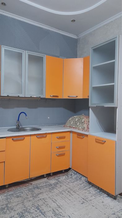 Продам кухоный гарнитур б/ самовывоз