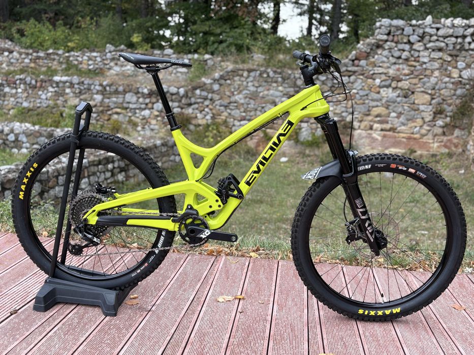 Evil Insurgent Carbon Ultimate