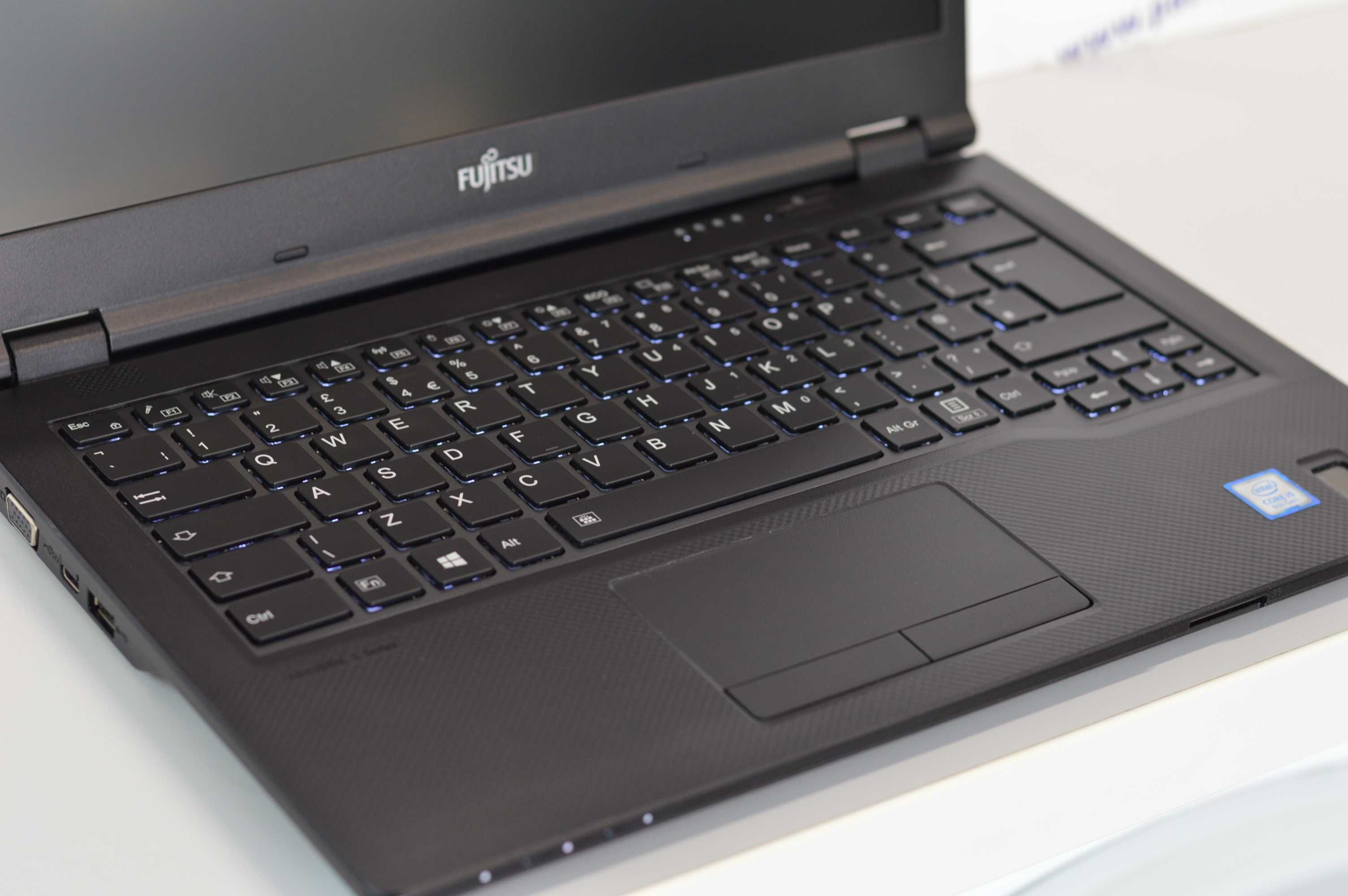 Fujitsu LifeBook Е549 - Intel Core i5-8265U / 8GB RAM DDR4 / 256GB SSD