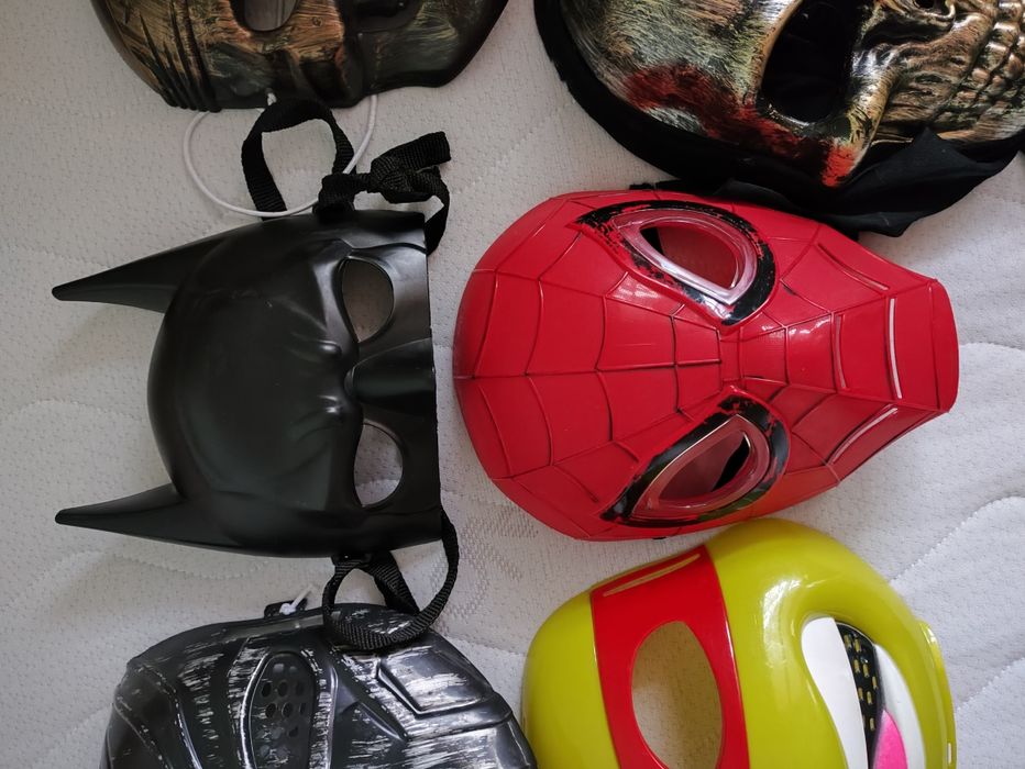 Колекция маски за игра