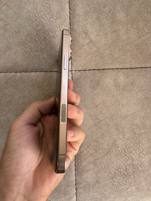 Iphone 16 pro max desert