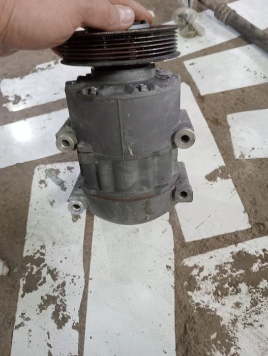 Продам компрессор кондиционера с трубками