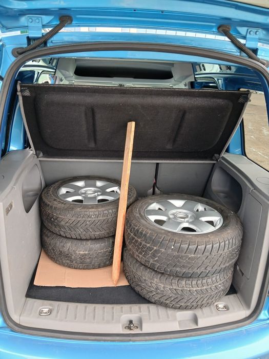 Vând wolkswagen caddy 1.9 tdi