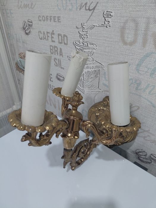 Продам настенный светильник.