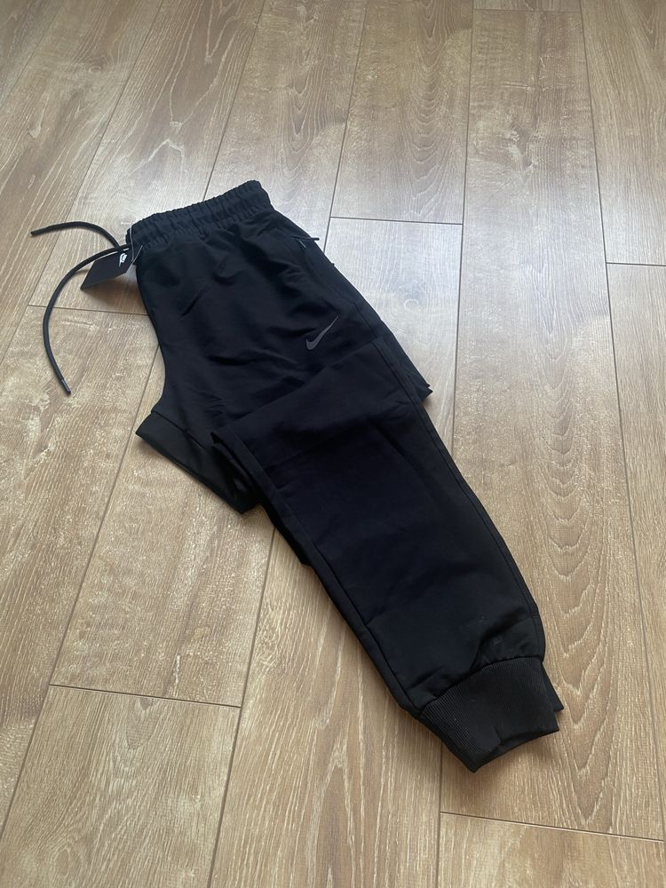 Pantaloni Trening Barbati Nike M,L,XL,XXL