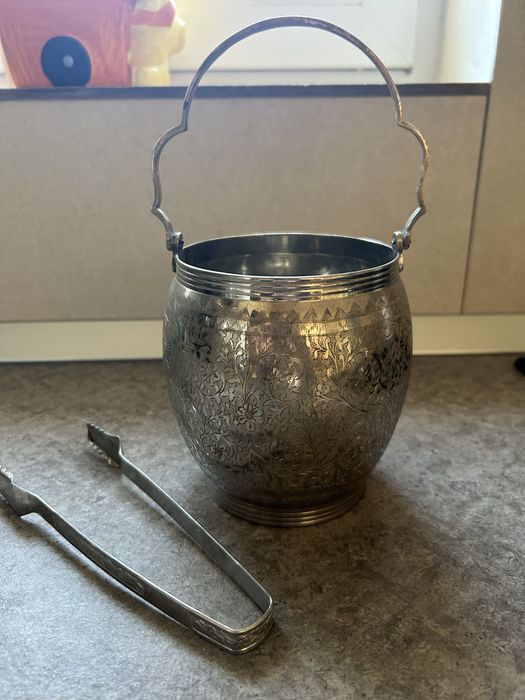 Frapiera veche cu model