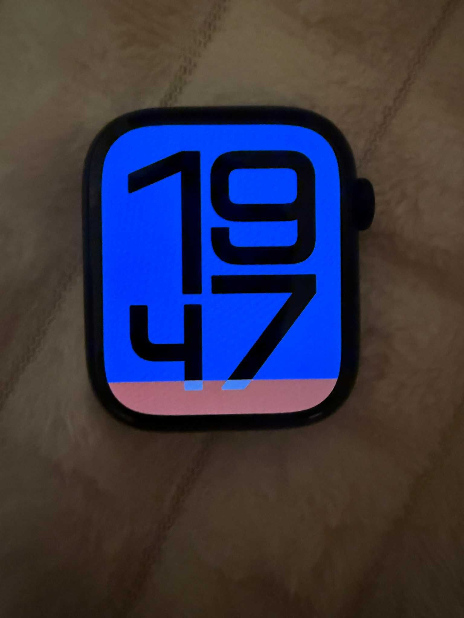 Apple Watch S8, Midnight, 45mm, 100% батерия + кейс