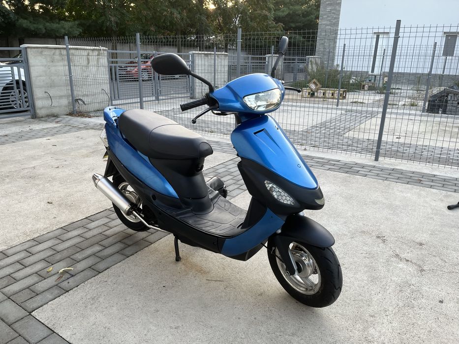 Vând scuter GY6 49cc modificat
