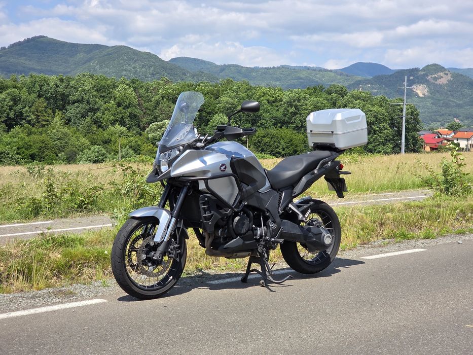 Honda VFR 1200X Crosstourer 2016, gata de aventura