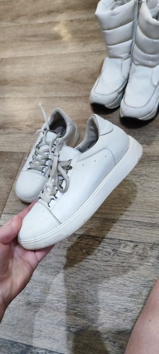 Кросовки кожаные