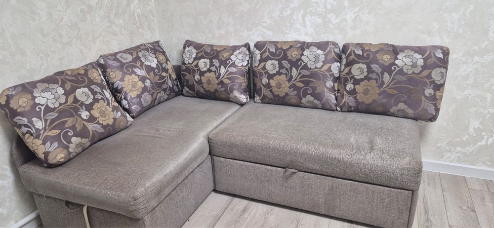 Продам угловой диван