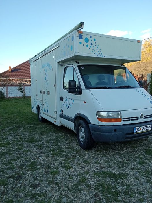 Autilitara fast food stradal