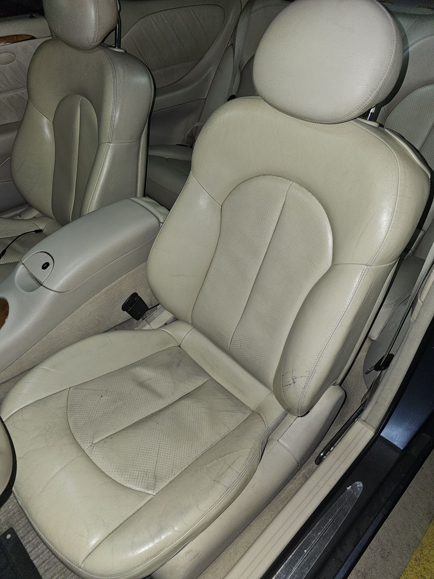 Interior piele crem  Mercedes Benz CLK W209